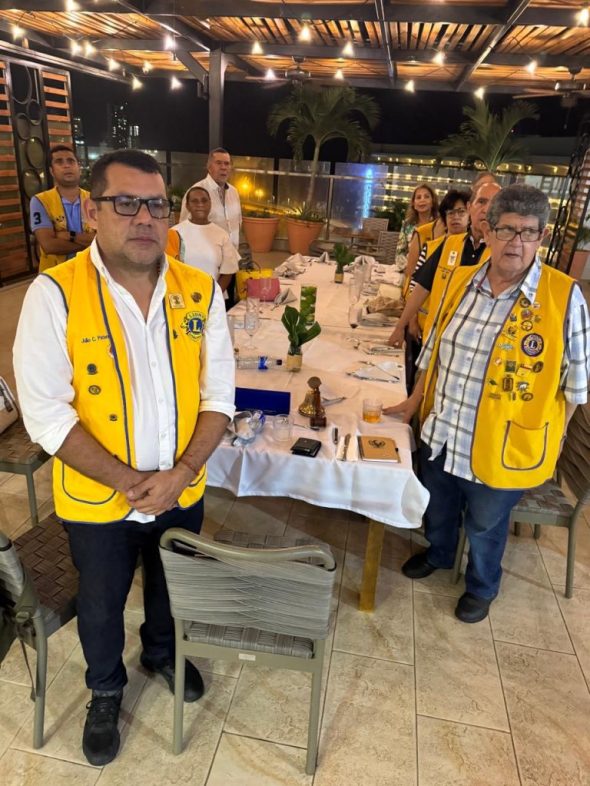 CLUB DE LEONES CARTAGENA CAPITULO MANGA FOTO 4